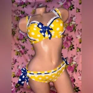 【新品タグ】ベッツィジョンソン フルーツ柄ビキニ　BETSEY JOHNSON Two-piece swimsuit BETSEY JOHNSON Pink size M International